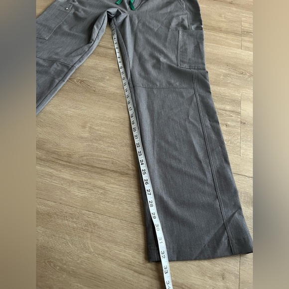 Figs Mens Graphite Gray Scrub Pants Axim Cargo Sz XL NWT - Picture 6 of 10